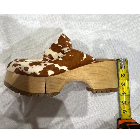Free People Cow Print Calf Hair Platform Clogs Women 40 Brown White Lug Sole - Picture 3 of 12
